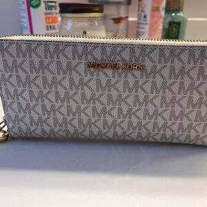 Michael Kors Monogram Cream Wallet